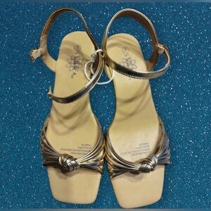 NIB Gold Elegant Sandals with Double Straps size 8